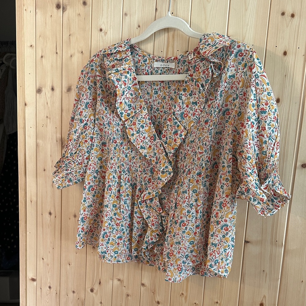 Doen Henri Top - Clover - Floral Ruffle Blouse